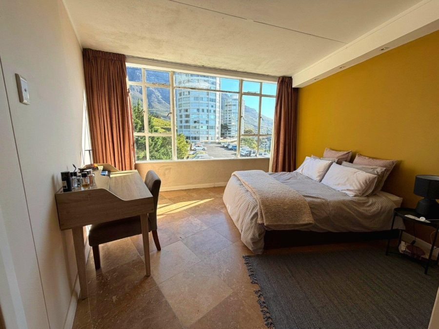 1 Bedroom Property for Sale in Vredehoek Western Cape